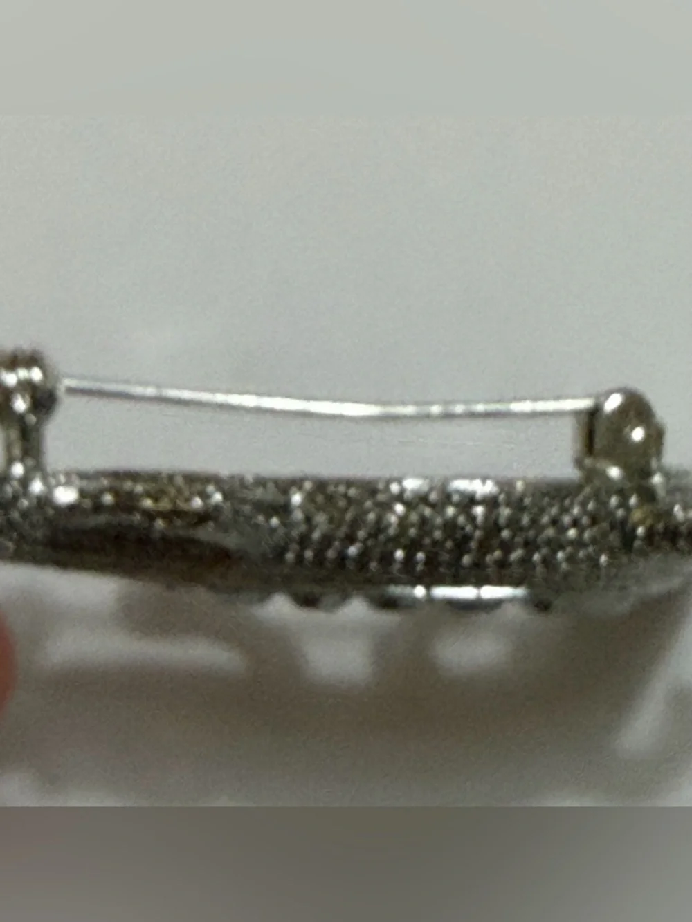 Vintage Liz Claiborne Gecko Lizard Gemstone Silver Toned Brooch Pin